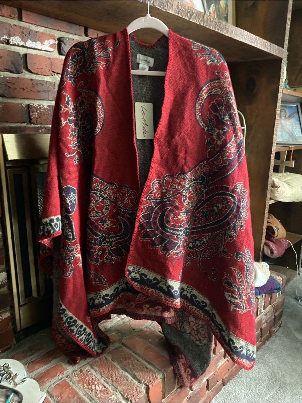 Le Moda NWT Thick Poncho